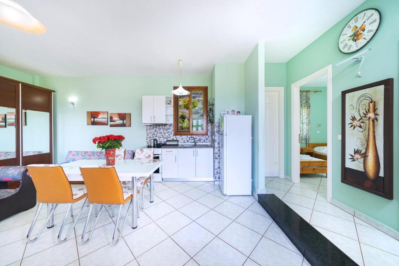 Villa Melina 2 Койнира Екстериор снимка