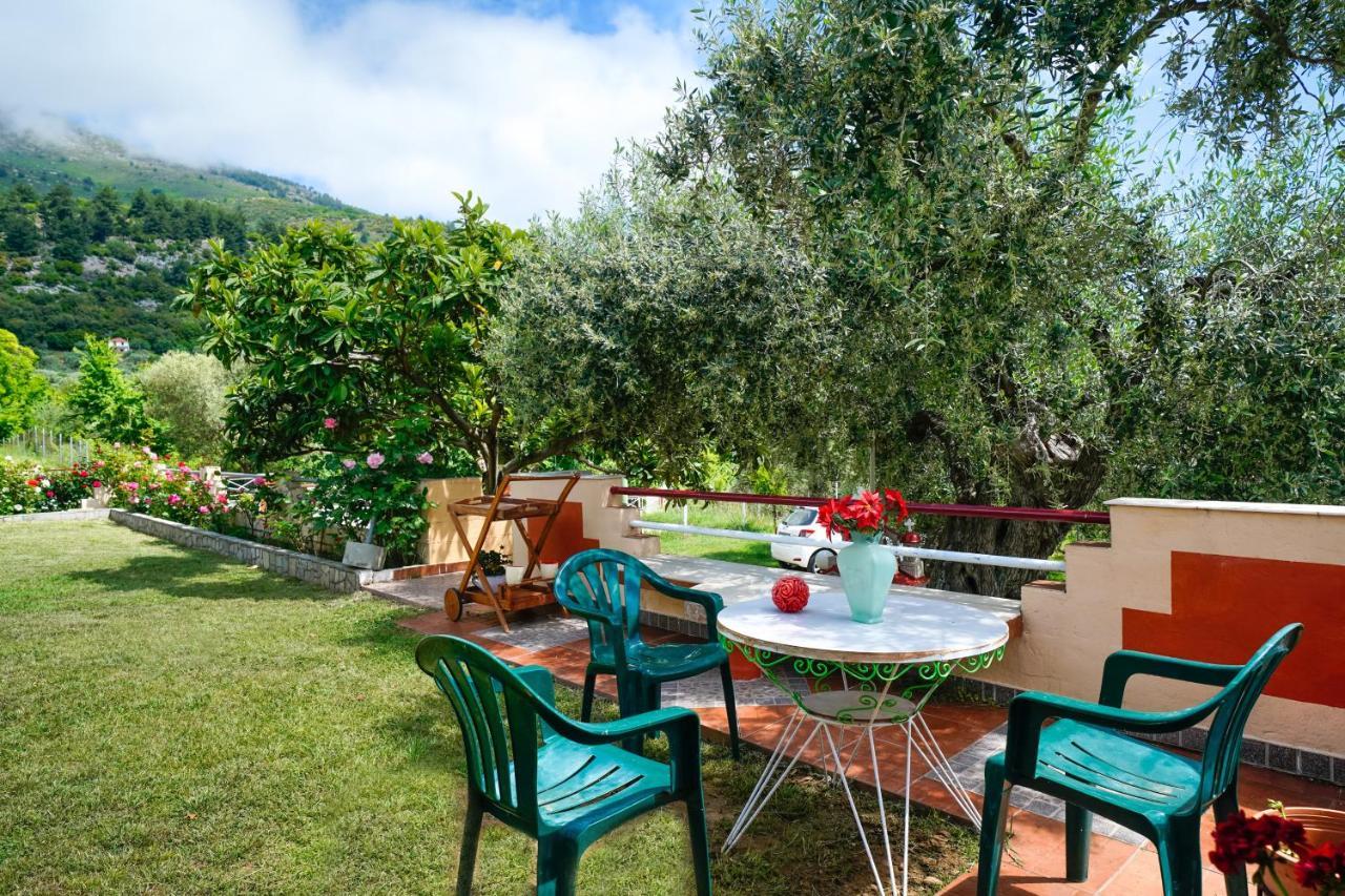 Villa Melina 2 Койнира Екстериор снимка