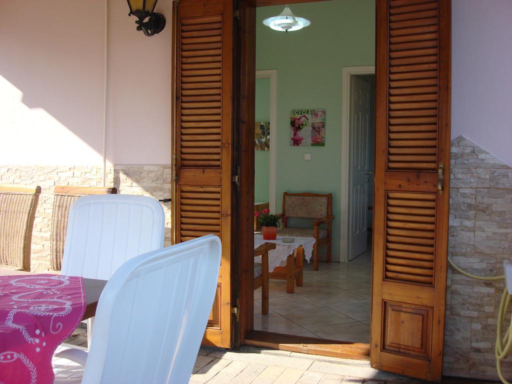 Villa Melina 2 Койнира Стая снимка