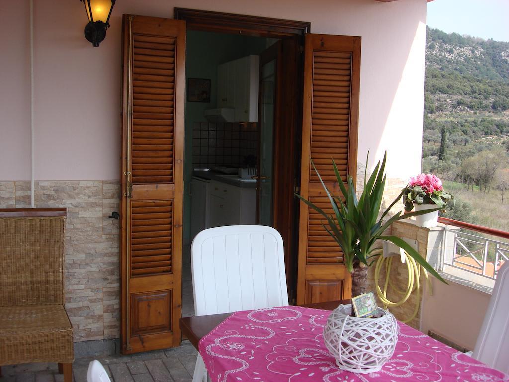 Villa Melina 2 Койнира Стая снимка
